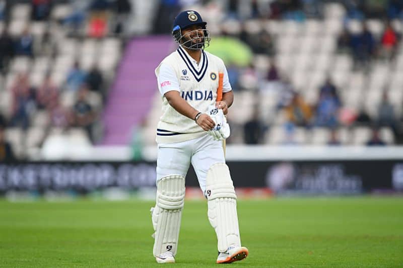 IND vs SA Former India captain Sunil Gavaskar criticised Rishabh Pant over his shot selection-mjs