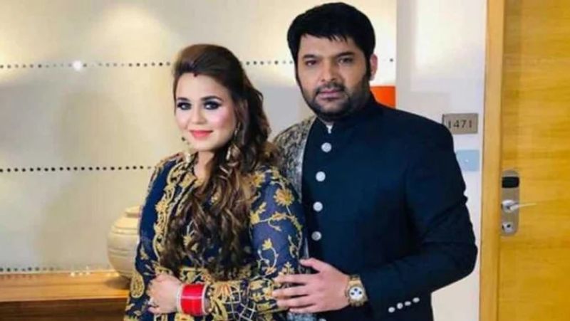 बता दें कि कपिल शर्मा और गिन्नी चतरथ की शादी 2018 में हुई थी। वहीं कपिल के बेटे का जन्म इस साल एक फरवरी को हुआ था। हालांकि, कपिल ने बेटे के नाम का खुलासा अप्रैल में नीति मोहन के एक सोशल मीडिया पोस्ट पर दिया था। नीति ने कपिल को जन्मदिन की बधाई देते हुए बेटे का नाम पूछा था, तब कपिल ने उन्हें अपने बेटे का नाम बताया था।