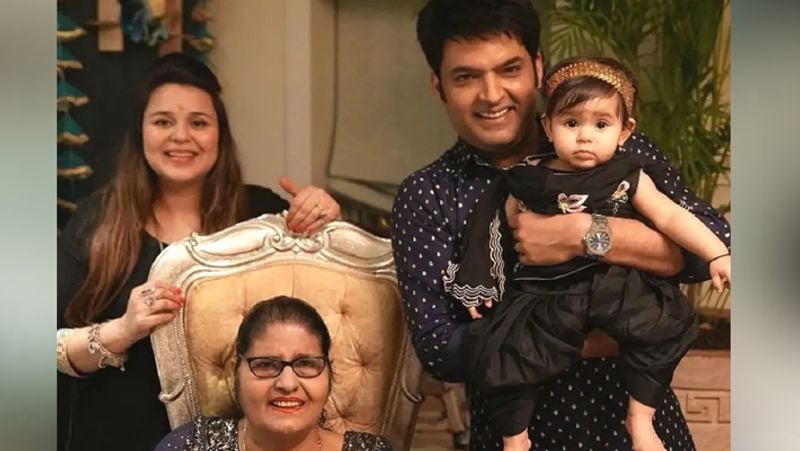 आपको बता दें कि शो के बंद होने पीछे दो वजहें सामने आई थी। महाराष्ट्र में बढ़ते कोरोना केस और लॉकडाउन की वजह शो को ऑफ एयर किया गया था। साथ ही यह भी कहा गया था ऑफ एयर होने के दौरान सेट में बदलाव किए जाएंगे। वहीं दूसरी वजह ये थी कपिल शर्मा दूसरी बार पिता बनने वाले थे। ऐसे में वे चाहते थे कि अपना ज्यादा से ज्यादा वक्त फैमिली के साथ बिताए।