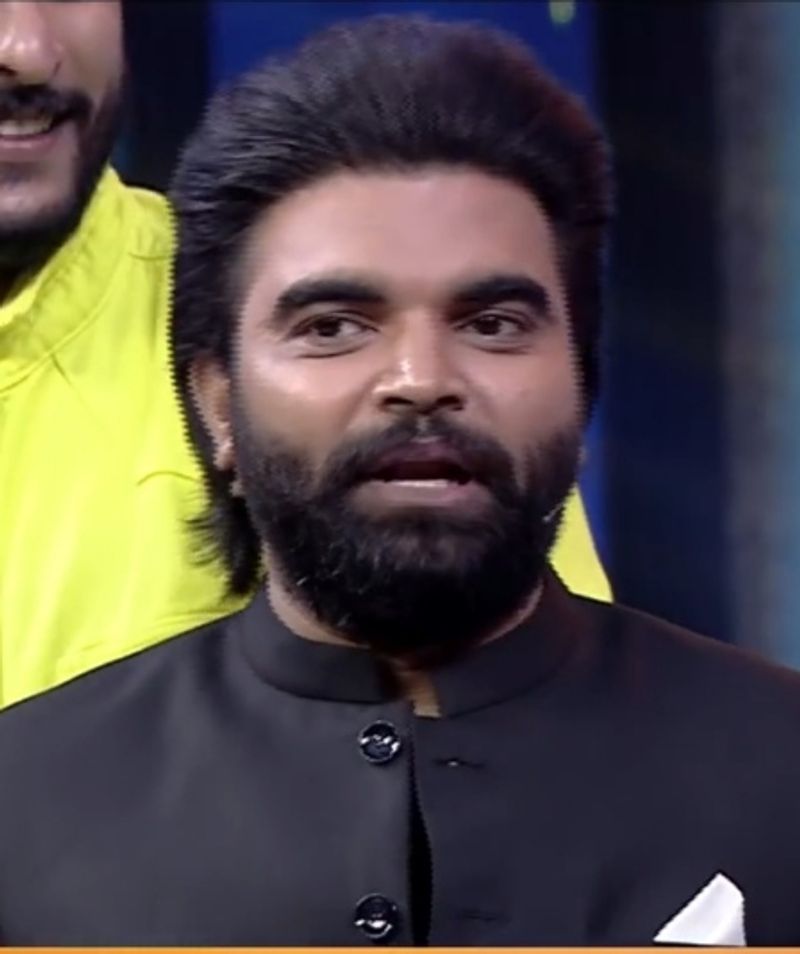 జీ తెలుగులో ప్రసారం అవుతున్న సీరియల్స్ అవార్డ్స్ వేడుక జరిగింది. సూపర్ సీరియల్ ఛాంపియన్ షిప్ పేరుతో ప్రసారమైన కార్యక్రమంలో బుల్లితెర సీరియల్ నటులు అందరూ పాల్గొన్నారు.