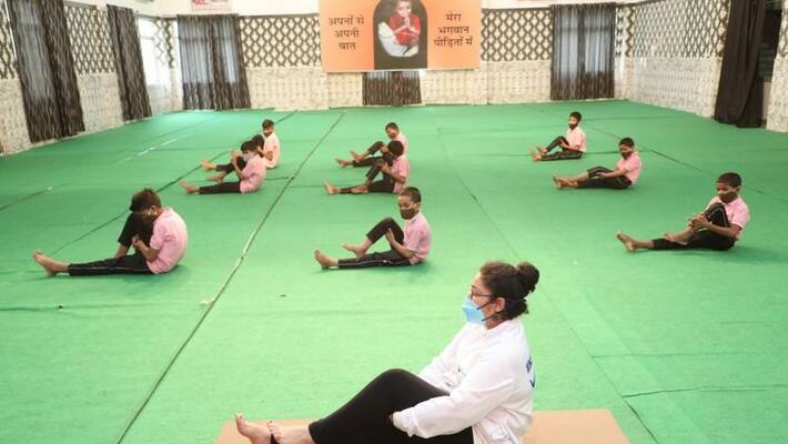 international yoga day campaign for corona recovered patients by Narayan Seva Sansthan in udaipur international yoga day campaign for corona recovered patients by Narayan Seva Sansthan in udaipur