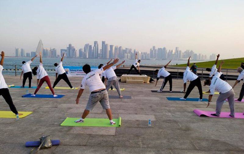 कतर में अलग तरह से हुआ आयोजन&nbsp;
कतर के 6 शहरों में एक ही समय में 7वां &nbsp;International Yoga Day मनाया गया। इसमें एशियन टाउन, मेसाईद, अल वकराह, अल खोर, दुखन और दोहा शामिल थे। यह पहला मौका है जब यहां अलग-अलग स्थानों पर एक साथ इस तरह का आयोजन किया गया।
