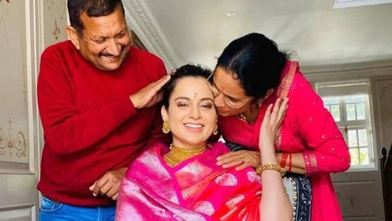 बता दें कि योग दिवस से एक दिन पहले कंगना ने अपनी मां की बीमारी के बारे में बात की थी। उन्होंने अपने परिवार के साथ योग करते हुए फोटो शेयर की और लिखा- हर कोई जानता है कि मैंने कब और कैसे योग शुरू किया लेकिन ये शायद ही कोई जानता होगा कि मैंने अपने पूरे परिवार को कैसे योग सिखाया। 