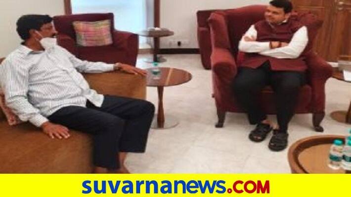 BJP MLA Ramesh jarkihoLi Meets devendra fadnavis at Mumbai rbj BJP MLA Ramesh jarkihoLi Meets devendra fadnavis at Mumbai rbj