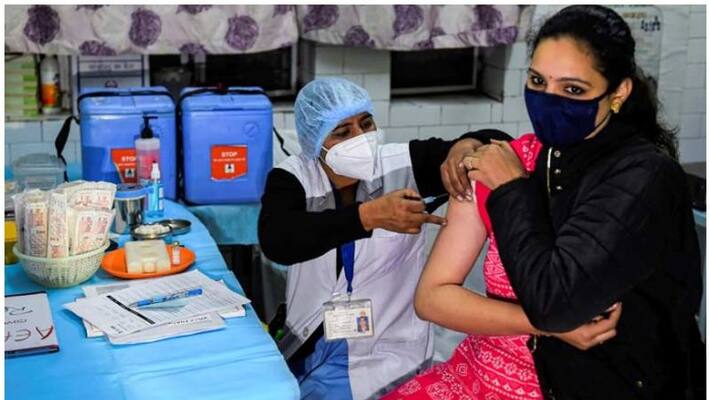 record vaccination in the country today 69 lakh doses were dispensed in 24 hours record vaccination in the country today 69 lakh doses were dispensed in 24 hours