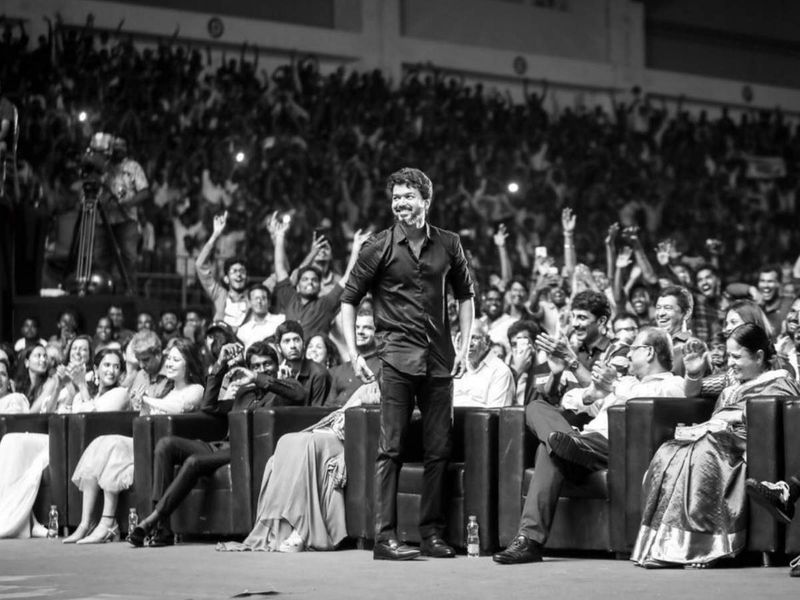 இளைய தளபதியில் ஆரம்பித்து தளபதி வரை விஜய்யின் அசாத்திய வெற்றியும், இமாலய சாதனைகளும் சர்வ சாதாரணமாக கிடைத்தது கிடையாது. அவருடைய கடின உழைப்பிற்கு கிடைத்த வெற்றி என்பது அனைவரும் அறிந்த செய்தியே. 