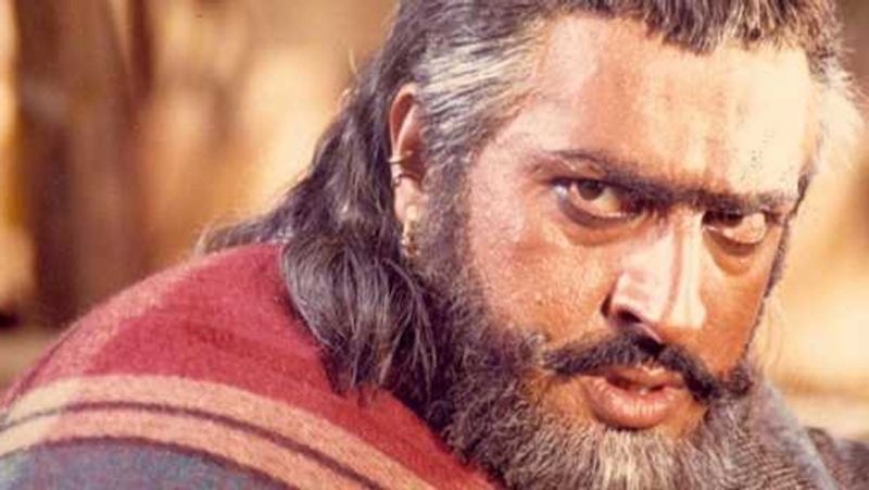 गुलशन ग्रोवर
मशहूर कैरेक्टर : केसरिया विलायती
चर्चित फिल्में : राम लखन, कुर्बान, विजयपथ, दिलवाले, सर, मोहरा, डुप्लिकेट, गैम्बलर, इंटरनेशनल खिलाड़ी, खिलाड़ियों का खिलाड़ी, हेराफेरी, 16 दिसंबर, बूम, गैंगस्टर।
