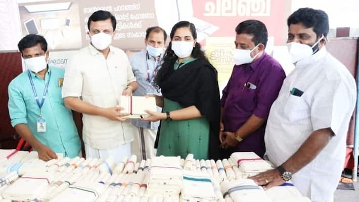 Minister Mohammad Riyaz participates in the Mund Challenge of Thiruvananthapuram Municipal Corporation Minister Mohammad Riyaz participates in the Mund Challenge of Thiruvananthapuram Municipal Corporation