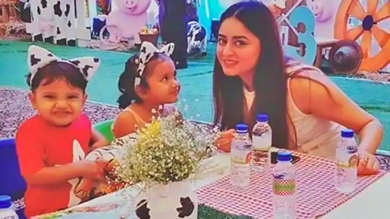 माही ने लिखा था- खुशी और राजवीर के पेरेंट्स चाहते थे कि वह कुछ समय उनके साथ बिताएं। इसलिए वह अभी अपने होमटाउन में हैं और तारा हमारे साथ मुंबई में है। हमें नहीं लगता कि बच्चों के लिए उसके पेरेंट्स से बेहतर कोई सोच सकता है। जो लोग हमसे खुशी और राजवीर को लेकर सवाल कर रहे हैं कि हमने उन्हें छोड़ दिया पूरी तरह से गलत है।