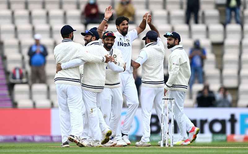 ఇంగ్లాండ్తో టెస్టు సిరీస్ ఆగస్టు 4న ప్రారంభం కానుంది. అంటే ఇషాంత్ శర్మకు గాయం నుంచి కోలుకోవడానికి ఇంకా ఆరువారాల సమయం ఉంది...
