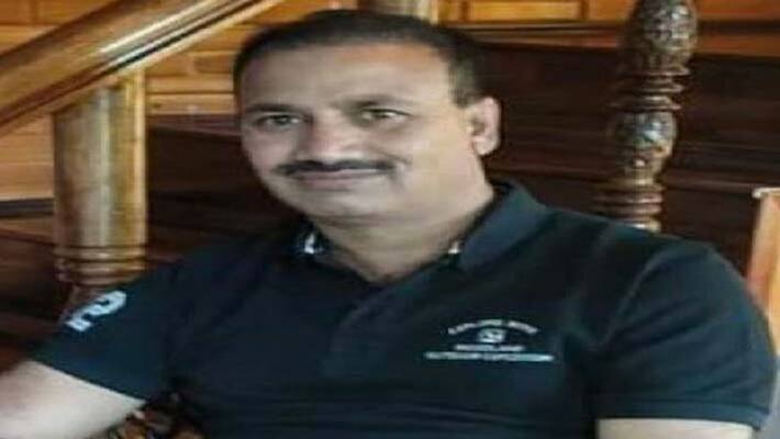 CID inspector Parvej dar shot dead in Srinagar near his house DHA CID inspector Parvej dar shot dead in Srinagar near his house DHA