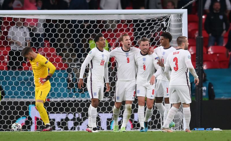 England edges past the Czech Republic to top group
In the other game of the evening, England was up against the Czech Republic at the Wembley Stadium in London. Although it turned out to be a great clash, England just managed to ride on the home advantage.
