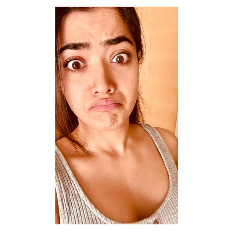 Taking to her social media, Rashmika shared, "Guys it just came to my notice that one of you had travelled super far and have gone home to see me.. 