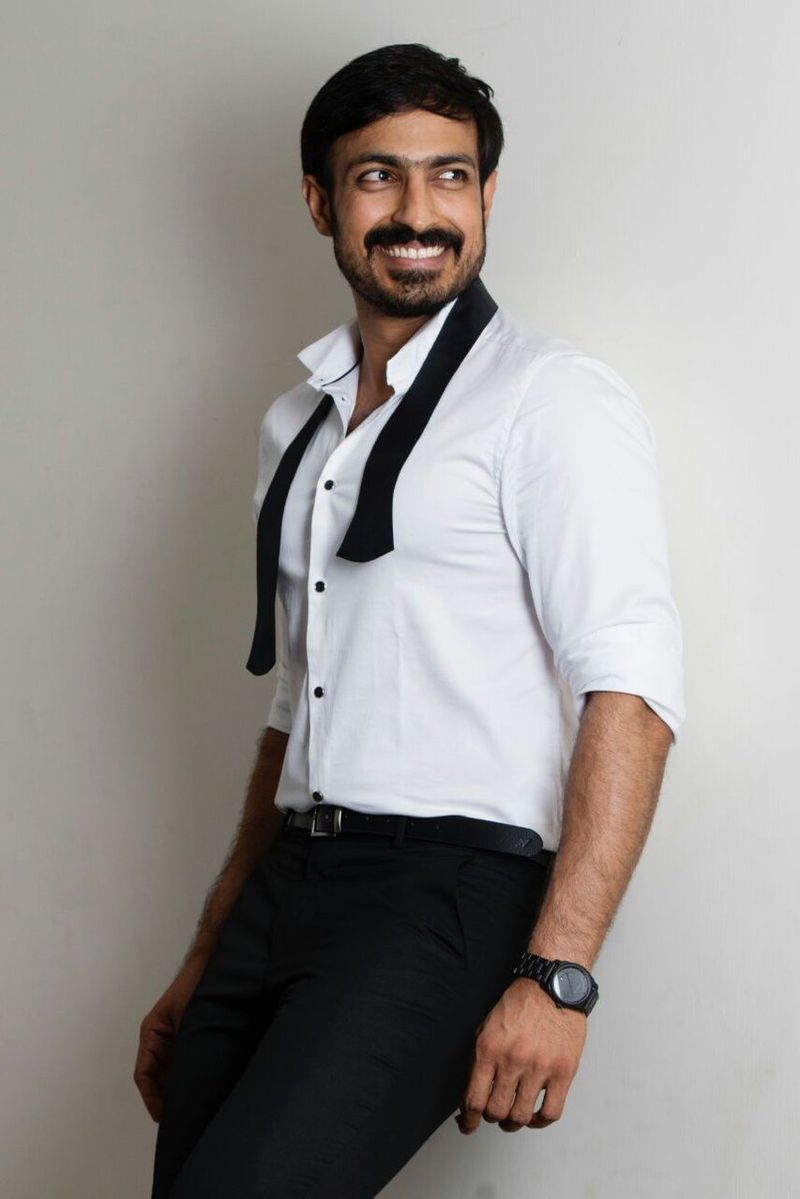 శ్రీమంతుడు మూవీలో ఎంపీ కొడుకుగా హరీష్ ఉత్తమన్ నటించి మెప్పించారు. ఈ తమిళ విలన్ సినిమాకు రూ. 30లక్షలు తీసుకుంటున్నారట.