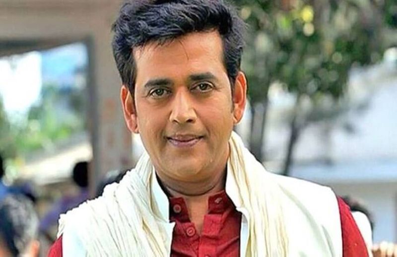రేసుగుర్రం సినిమాలో మద్దాల శివారెడ్డిగా నటుడు రవి కిషన్ యాక్టింగ్ సూపర్. రవి కిషన్ తెలుగులో కూడా పాప్యులర్ కాగా సినిమాకు రూ. 40లక్షలు తీసుకుంటున్నారని తెలుస్తుంది.