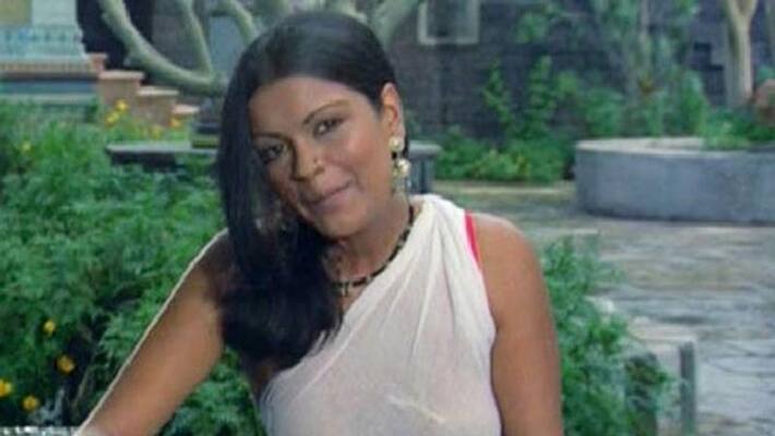 Bollywood Actress Zeenat Aman's heart wrenching story Bollywood Actress Zeenat Aman's heart wrenching story