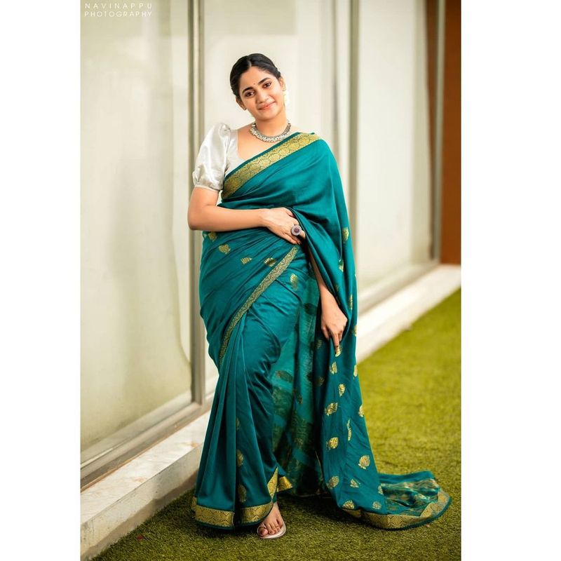 லாக் டவுன் நேரம் காரணமாக படப்பிடிப்புகளில் கலந்து கொள்ளாமல் ஓய்வில் இருந்து வரும் லாஸ்லியா தற்போது சற்று உடல் எடை கூடி காணப்படுகிறார். 