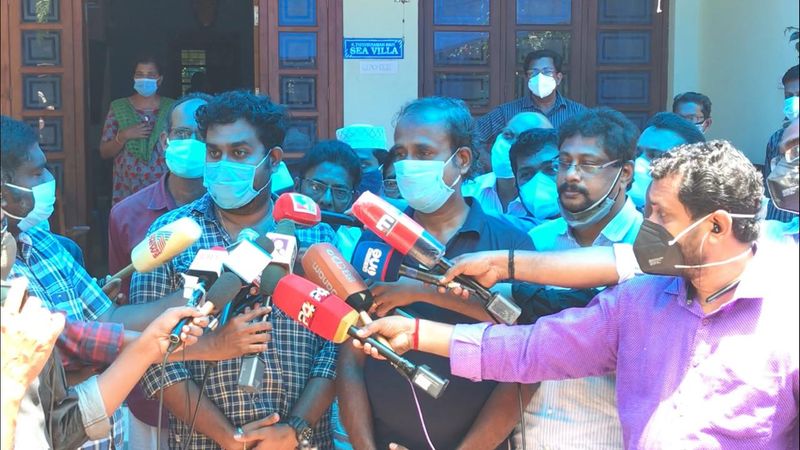 പോരുവഴിയിൽ വിസ്മയയെ മരിച്ച നിലയിൽ കണ്ടെത്തിയ കിരണിന്റെ വീട്ടിലും ഹര്ഷിത അട്ടല്ലൂരി സന്ദര്ശിച്ചു. വിസ്മയയുടെ ഭർത്താവ് കിരൺകുമാറിന് പുറമേ മറ്റ് ബന്ധുക്കളെയും കേസിൽ പ്രതി ചേർക്കുന്ന കാര്യത്തിലും ഇന്ന് തീരുമാനമുണ്ടായേക്കും. 