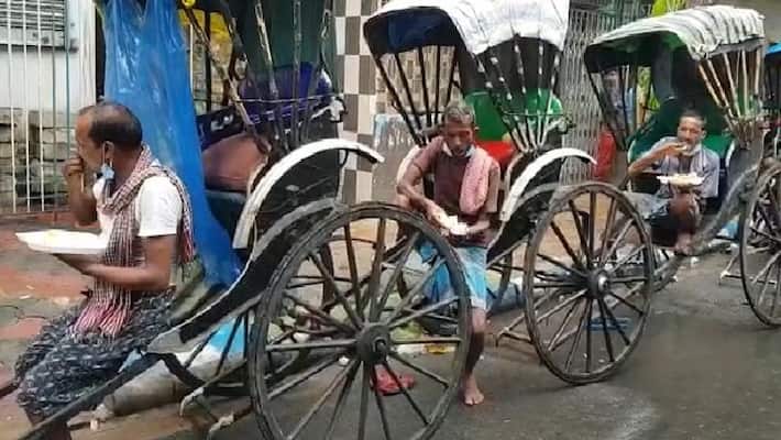 Women From different places make roti for rickshawpullers bpsb Women From different places make roti for rickshawpullers bpsb