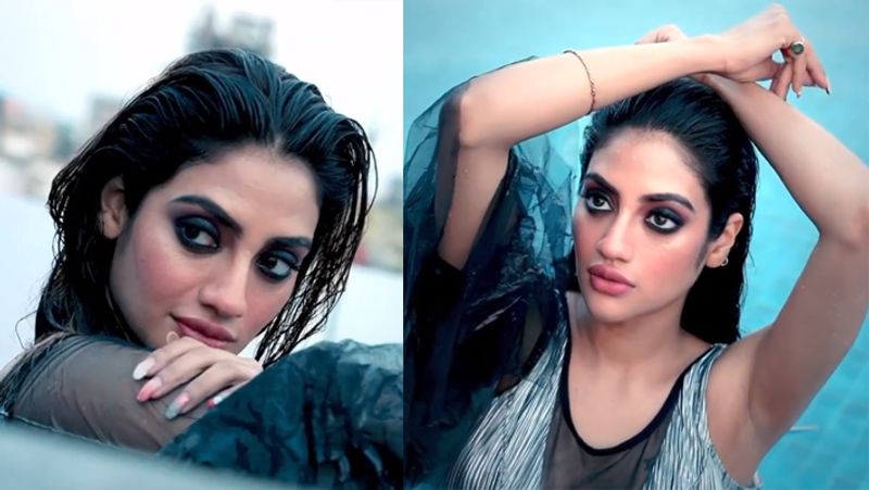  যদি প্রেগন্যান্সিতেও থেমে নেই তিনি। ৬ মাসের গর্ভের সন্তানকে নিয়ে জলকেলিতে মত্ত, কখনও আবার ফোটোশ্যুট, একের পর এক নয়া চমক দিচ্ছে সাংসদ অভিনেত্রী।
