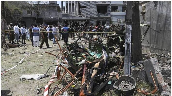 3 Killed, Over 20 Injured In Blast Outside Hafiz Saeed's House 3 Killed, Over 20 Injured In Blast Outside Hafiz Saeed's House