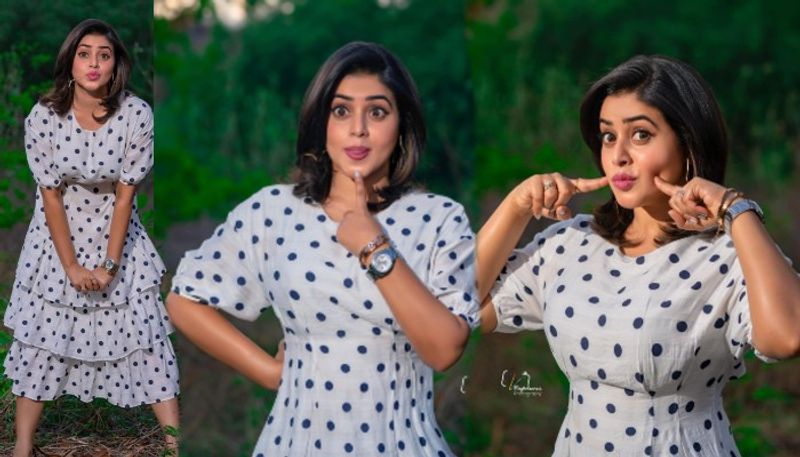 పూర్ణ గ్లామరస్ ఫోటోలు.