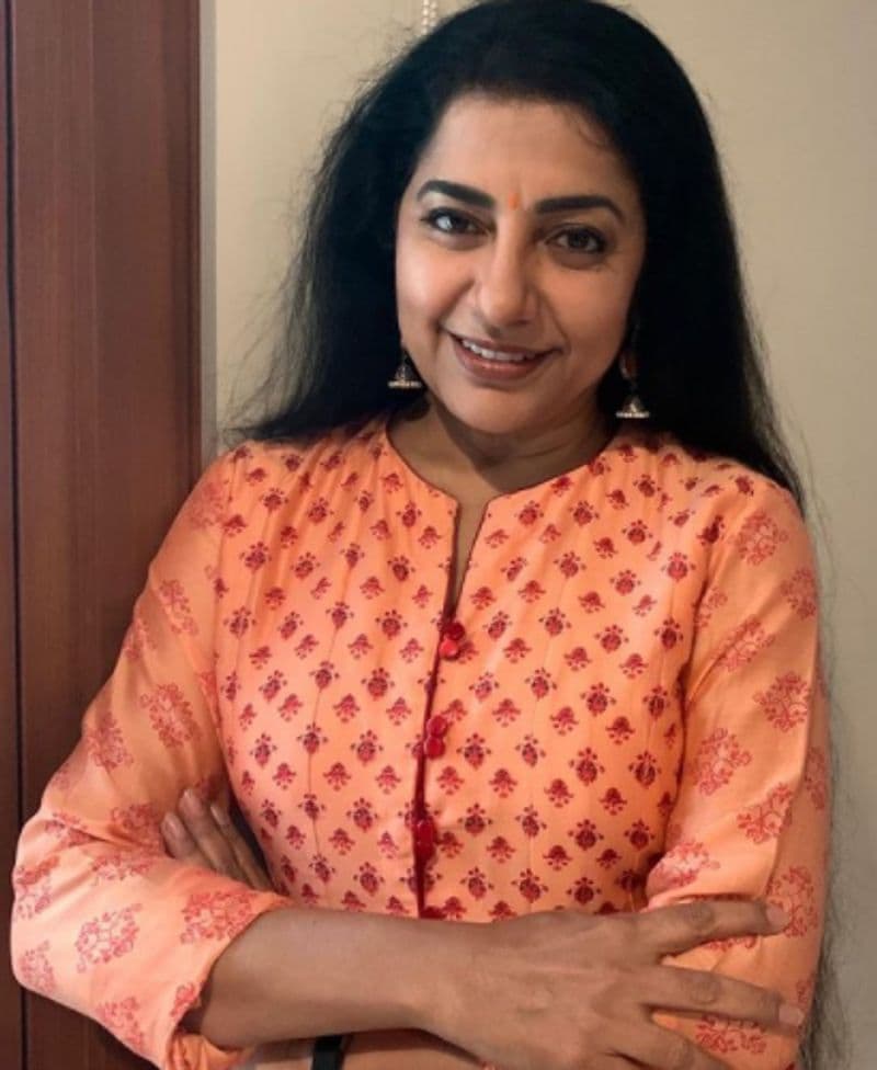 വീണ്ടും ജോലിക്ക് പോയിത്തുടങ്ങുന്നതിന്റെ സന്തോഷം പങ്കുവയ്ക്കുകയാണ് സുഹാസിനി.