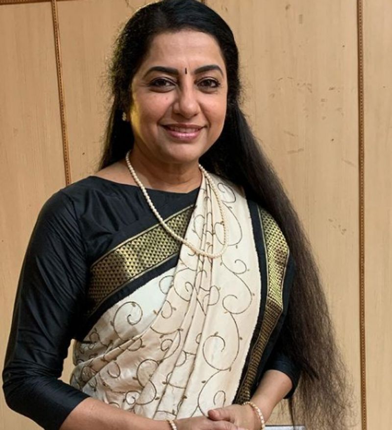 ഇന്ദിര എന്ന സിനിമയും സുഹാസിനി സംവിധാനം ചെയ്തിട്ടുണ്ട്.