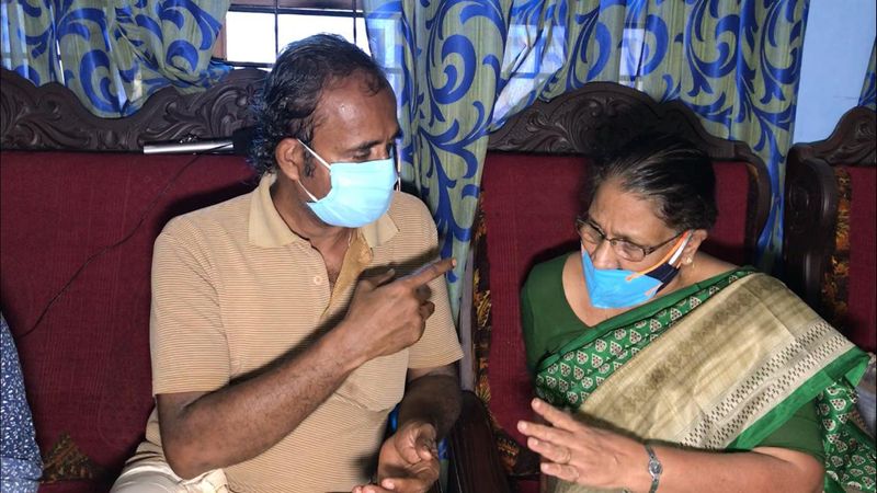 'എന്നെ നിയമിച്ചത് സർക്കാരാണ്. ആ സർക്കാർ എന്നെ കുറിച്ച് എന്ത് തീരുമാനമെടുത്താലും താനതിന് വഴങ്ങും. അത് പൊലീസ് സ്റ്റേഷനിൽ പോകേണ്ട പരാതിയാണ്. സ്വമേധയാ കേസെടുക്കണമെങ്കിൽ പൊതുജനമധ്യത്തിൽ വന്ന് പരാതി പറയണം. എന്നാലേ സ്വമേധയാ കേസെടുക്കൂ. ഞങ്ങള് സാധാരണ സ്ത്രീകളാണ്. അതുകൊണ്ടാണ് പൊലീസ് സ്റ്റേഷനിൽ പരാതി കൊടുക്കൂ എന്ന് പറഞ്ഞത്. 