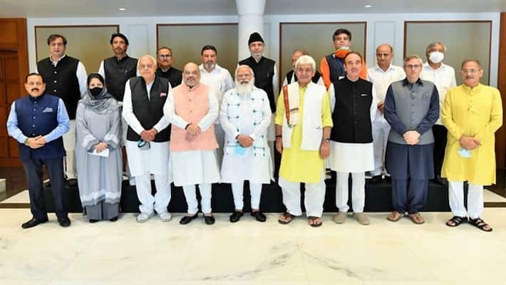 PM Modis all-party meeting with J&K leaders begins lns PM Modis all-party meeting with J&K leaders begins lns