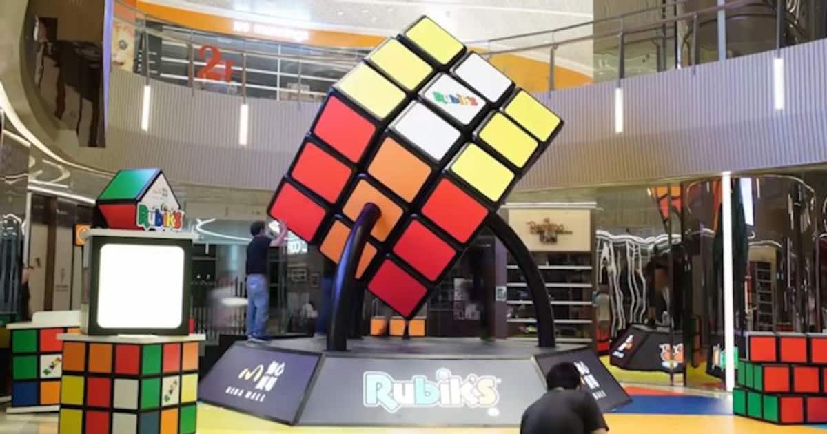 Biggest Rubik’s Cube displayed in Hong Kong sets new Guinness World