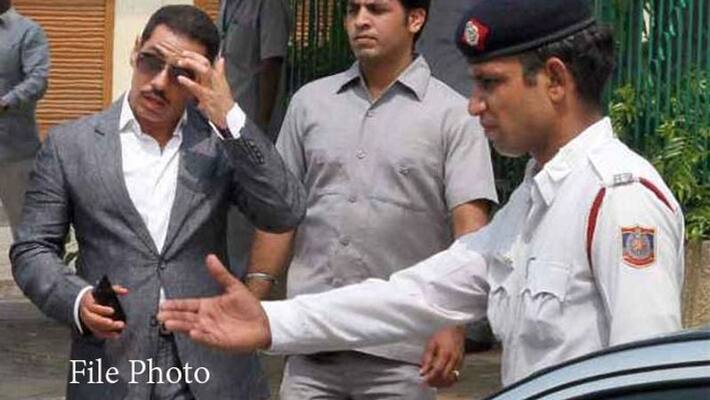 Delhi Police action against Robert Vadra for dangerous driving after minor accident kpa Delhi Police action against Robert Vadra for dangerous driving after minor accident kpa