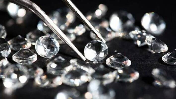 IT raids Gujarat diamond trader unearths Rs 518 cr worth sale purchase deeds pod IT raids Gujarat diamond trader unearths Rs 518 cr worth sale purchase deeds pod