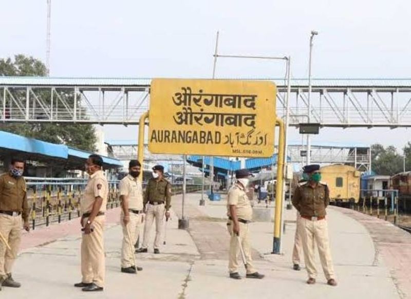 महिला ने आरोप लगाया कि तांत्रिक ने इससे पहले उससे बलात्कार का प्रयास किया था, लेकिन तब बेटे ने बचाया था। बाद में महिला ने पुलिस से यह भी कहा कि तांत्रिक उसके सपने में आता है बार-बार उसके साथ बलात्कार करता है।