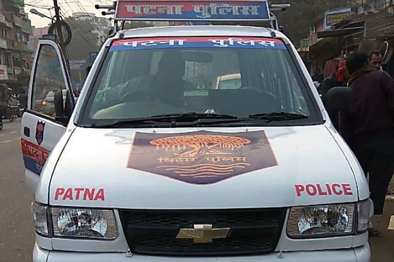 लिखित शिकायत के बाद पुलिस का एक्शन
महिला की लिखित शिकायत मिलने के बाद पुलिस ने एक्शन लेते हुए तांत्रिक को थाने बुलाया। काफी देर तक पूछताछ की, लेकिन कोई सबूत न होने पर छोड़ दिया।
औरंगाबाद पुलिस अधिकारी ललित नारायण ने कहा, प्रथम दृष्टया महिला मानसिक रूप से अस्वस्थ लग रही थी। पुलिस अधिकारियों ने उसके रिश्तेदारों से संपर्क किया और कहा कि उसे इलाज के लिए किसी मेंटल इंस्टीट्यूशन में भर्ती कराया जाए। 