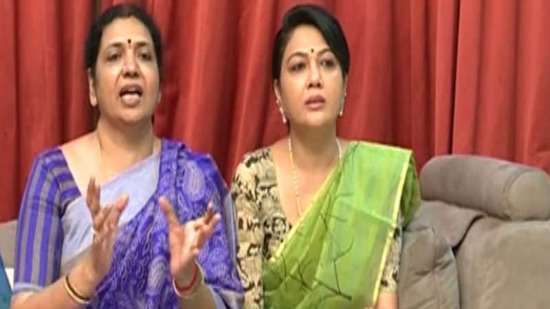 అదే సమయంలో ఈ ఎన్నికల్లో జీవితా రాజశేఖర్, హేమ వర్గాలు పెద్దగా ప్రభావం చూపకపోవచ్చు అనే టాక్ కూడా వినిపిస్తుంది. గత `మా`లో రాజశేఖర్ చేసిన వివాదం హాట్ టాపిక్గా మారింది. నరేష్పై ఆయన తీవ్ర విమర్శలు చేశారు. ఈ క్రమంలో అది జీవితపై ప్రభావం పడే అవకాశం ఉంది.
