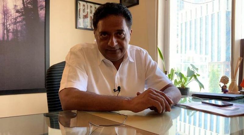 అయితే జీవిత, హేమలు ఓట్లు చీల్చే అవకాశాలున్నాయి. వీరి ఏ వర్గం ఓట్లు చీల్చుతారనేది ఆసక్తికరంగా మారింది. ఇప్పుడున్న లెక్కల ప్రకారం ప్రకాష్ రాజ్ ప్యానెక్ట్ కి గెలుపు సూచనలు కనిపిస్తున్నాయని సినీ క్రిటిక్స్ అభిప్రాయపడుతున్నారు. అయితే మంచు విష్ణు, జీవిత, హేమలు తమ ప్యానెన్లని ప్రకటిస్తే అసలు విషయం క్లారిటీ వచ్చే అవకాశం ఉంది.