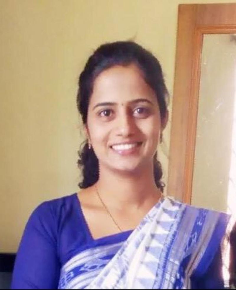 ದಕ್ಷಿಣ ಕನ್ನಡ ಜಿಲ್ಲೆಯ ಬಂಟ್ವಾಳ ತಾಲೂಕು ತಹಶೀಲ್ದಾರ್ ರಶ್ಮಿ. ಎಸ್.ಆರ್, ಅರಣ್ಯ ಇಲಾಖೆ ಅಧಿಕಾರಿಗಳ ಜೊತೆ ಮಧ್ಯರಾತ್ರಿ ದಾಳಿ