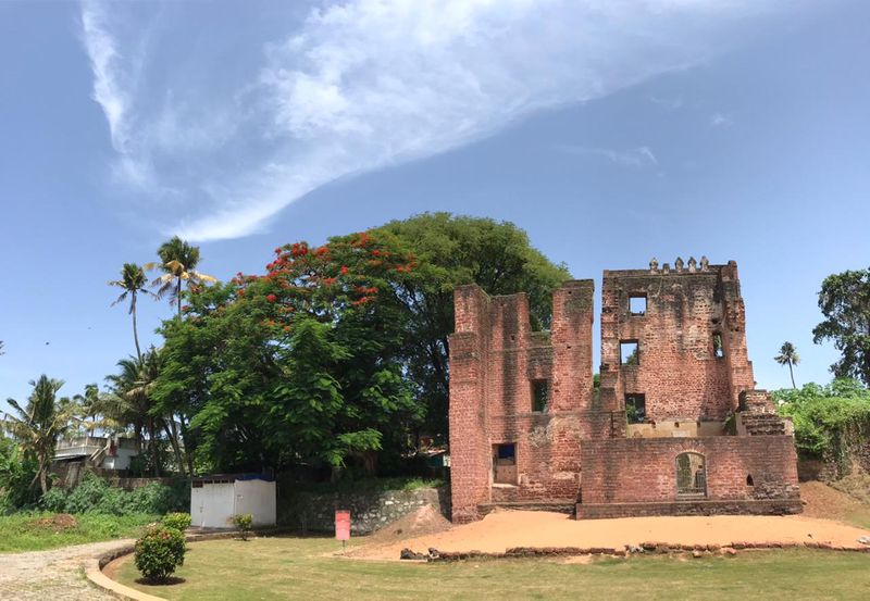 കോട്ട കീഴടക്കിയ നാട്ടുകാര് കോട്ടയിലെ താമസക്കാരെ തടവുകാരാക്കി. കൂറേയേറെ പോര്ച്ചുഗീസുകാര് മരിച്ചുവീണു. കോട്ട നഷ്ടമായ വിവരം കൊച്ചിയിലെ പോര്ച്ചുഗീസ് ആസ്ഥാനത്തെത്തി. ഇതോടെ കൊച്ചിയിലെ പോര്ച്ചുഗീസ് ഗവര്ണര് കൊല്ലത്തേക്ക് സൈന്യത്തെ അയച്ചു. നീണ്ട പോരാട്ടത്തിനൊടുവില് 1520 ല് പോര്ച്ചുഗീസുകാര് കോട്ട തിരിച്ച് പിടിച്ചു. 