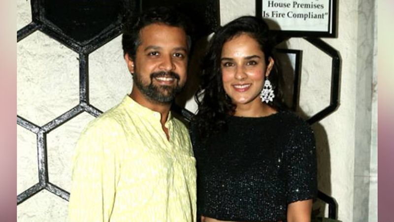 बात वर्कफ्रंट की करें तो आनंद ने आखिरी बार अमेजन प्राइम वीडियो पर आई बंदिश बैंडिट का निर्देशन किया था। एक एक्टर के तौर पर उन्हें आखिरी बार जी 5 की फिल्म नेल पॉलिश में देखा गया था। 