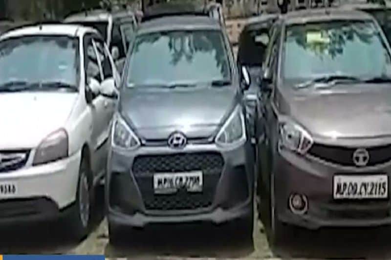 एक फरियादी ने बताया कि चारों आरोपी कार किराए पर लेते और इसका अनुबंध पत्र देवेंद्र सिह ठाकुर के नाम पर वाहन मालिक के साथ बनाते थे। पूछताछ में यह भी सामने आया है कि आरोपी देवेंद्र इंजीनियरिंग का छात्र रह चुका है। जब उसकी कहीं नौकरी नहीं लगी तो उसने यह रास्ता अपना लिया। क्योंकि उसके जल्द अमीर बनने का लालच लग चुका था। पहले उसने एक दो कार तो अकेले ही चुराईं, इसके बाद इस काम में अपने दोस्तों को भी शामिल कर लिया। किस कार को कहां से कैसे चुराना है, यह सारा माइंड आरपी देवेंद्र ही लगाता था। वह इस गैंग का मास्टरमाइंड है।