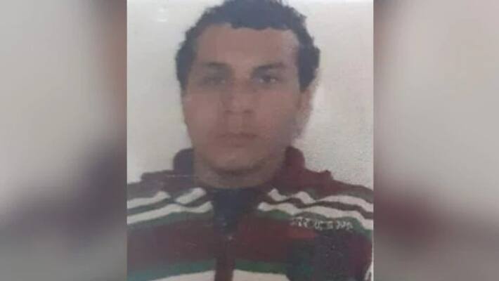 young man has been killed and his wife in critical after a shooting at delhi young man has been killed and his wife in critical after a shooting at delhi