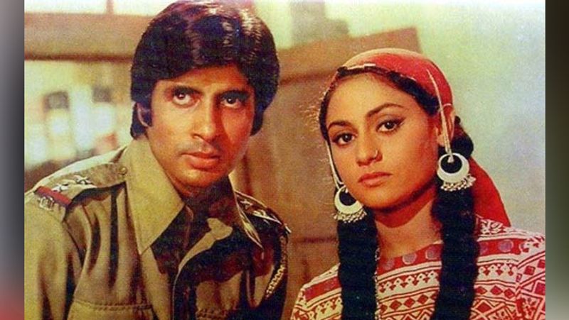 बता दें कि 1973 में जंजीर की सफलता के बाद वो जया और अपने अन्य दोस्तों के साथ लंदन जाकर जंजीर की सफलता को सेलिब्रेट करना चाहते थे। लेकिन उनके पिता हरिवंशराय बच्चन ने उनके सामने एक शर्त रख दी थी। जब उन्हें पता चला कि अमिताभ लंदन जाना चाहते हैं तो हरिवंशराय ने पूछा- किसके साथ जाना चाहते हो? अमिताभ ने जया का नाम लिया तो उन्होंने फौरन कहा- तुम पहले शादी करो उसके बाद जाओ। इसके बगैर तुम नहीं जा सकते।