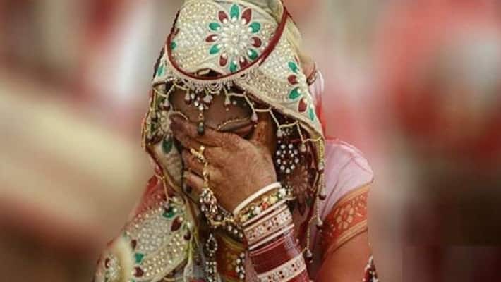 Bride entered in groom room and bride hair wig fell down, know what happen DHA Bride entered in groom room and bride hair wig fell down, know what happen DHA