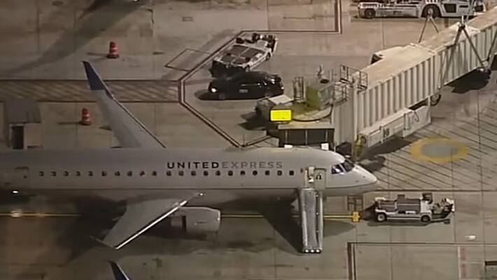 passenger jumps off a moving plane at Los Angeles International Airport kpn passenger jumps off a moving plane at Los Angeles International Airport kpn