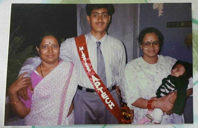 ప్లాప్స్ తో ఉదయ్ కిరణ్ కెరీర్ గ్రాఫ్ పడిపోతూ వచ్చింది. పరిశ్రమలో గౌరవం, పరిచయాలు తగ్గిపోతూ వచ్చాయి. దానికి తోడు వైవాహిక జీవితంలో ఒడిడుకులు. తండ్రి దూరం కావడం వంటి అనేక సమస్యలు చుట్టుముట్టాయి.