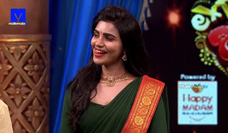 jabardasth varsha big shock to netizens check for troll