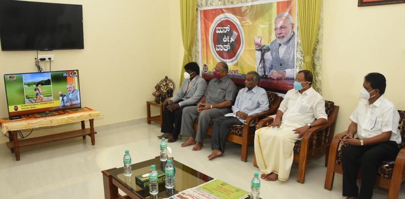 ಪ್ರಮುಖವಾದ ಸಮಸ್ಯೆಗಳನ್ನು ಪ್ರಧಾನಿಗಳು ಗಂಭೀರವಾಗಿ ತೆಗೆದುಕೊಂಡು ಪರಿಹರಿಸುತ್ತಾರೆ. ಜತೆಗೆ ಒಳ್ಳೆಯ ವಿಚಾರವನ್ನು ಮೋದಿ ಅವರು ಪ್ರಶಂಸಿರುವುದು, ವಿಶೇಷ ಎನಿಸಿರುವವನ್ನು ಸಂಪರ್ಕ ಮಾಡಿರುವುದು ಈಗಾಗಲೇ ತಮಗೆ ಗೊತ್ತಿದೆ ಎಂದರು.