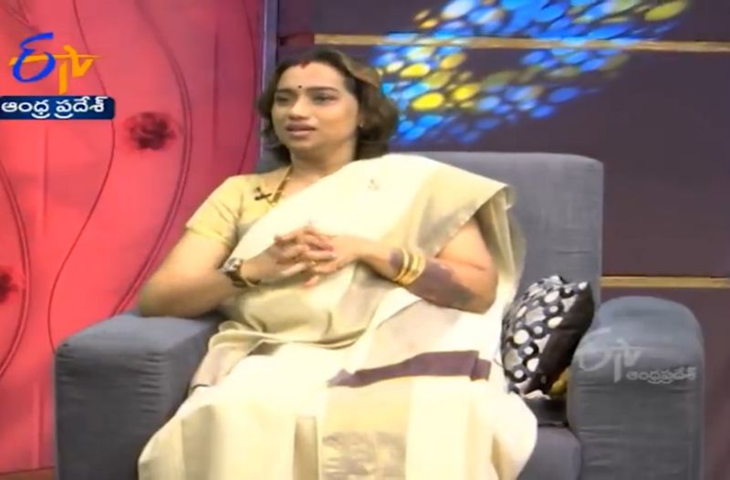 కల్పన ఫాదర్, బాల సుబ్రహ్మణ్యం ఒకే కాలేజీలో చదువుకున్నారట. అలా వారికి పరిచయం ఉండగా కల్పన తండ్రి ఏర్పాటు చేసిన మ్యూజిక్ బ్యాండ్ లో బాలుగారు పాటలు పాడేవారట. చిన్నప్పటి నుండి బాలుగారితో కల్పనకు అనుబంధం ఉందట.