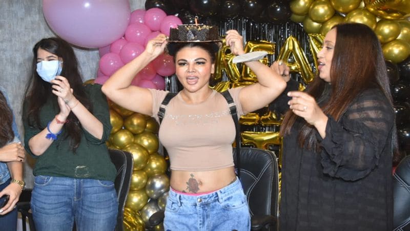 Rakhi wanted to become a mom, she said it’s time. “Yes, I want to become a mother. Ab time ho gaya hai. Since I have my eggs frozen, I can also work. Agar mere husband aate hain to accha hai warna in future, koi to decision mujhe lena hi padega," Rakhi stated.